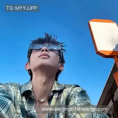 薄霜凤